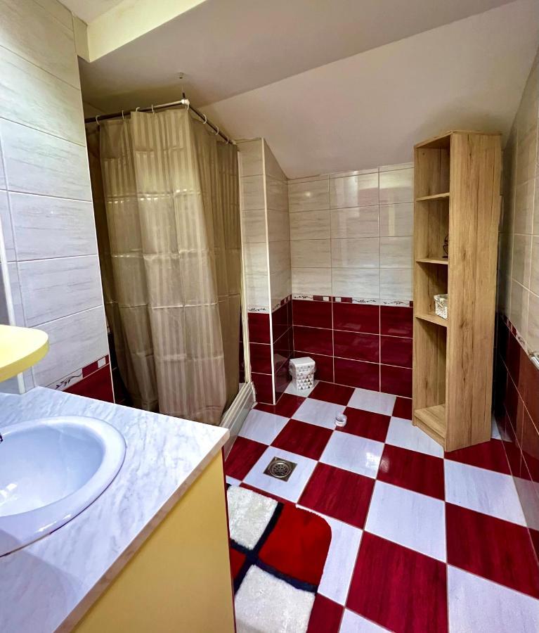 Apartmani Royal Residence Golubăţ Exterior foto