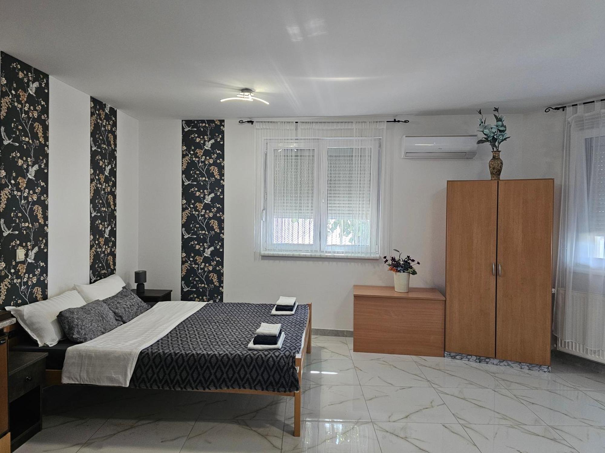 Apartmani Royal Residence Golubăţ Exterior foto