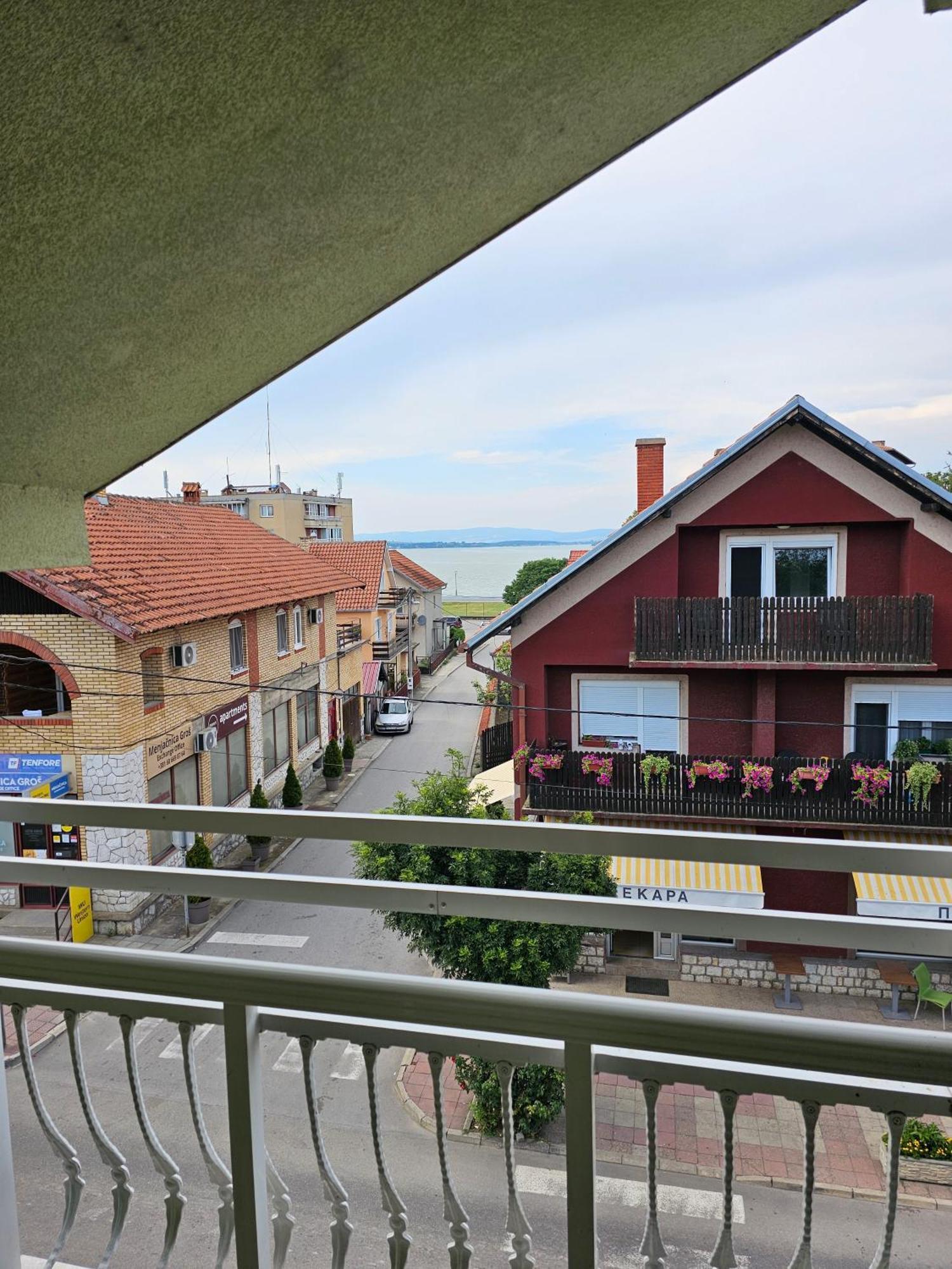 Apartmani Royal Residence Golubăţ Exterior foto